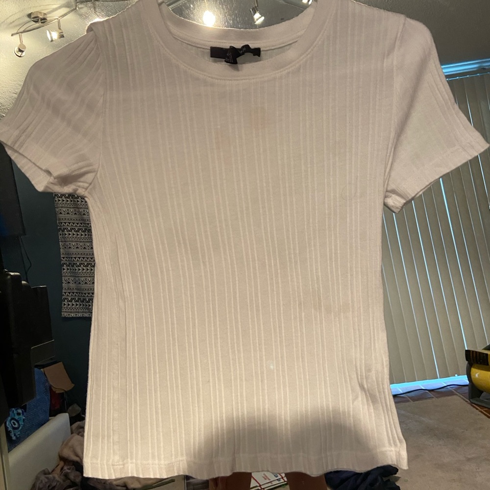 WHITE STRIPED T SHIRT